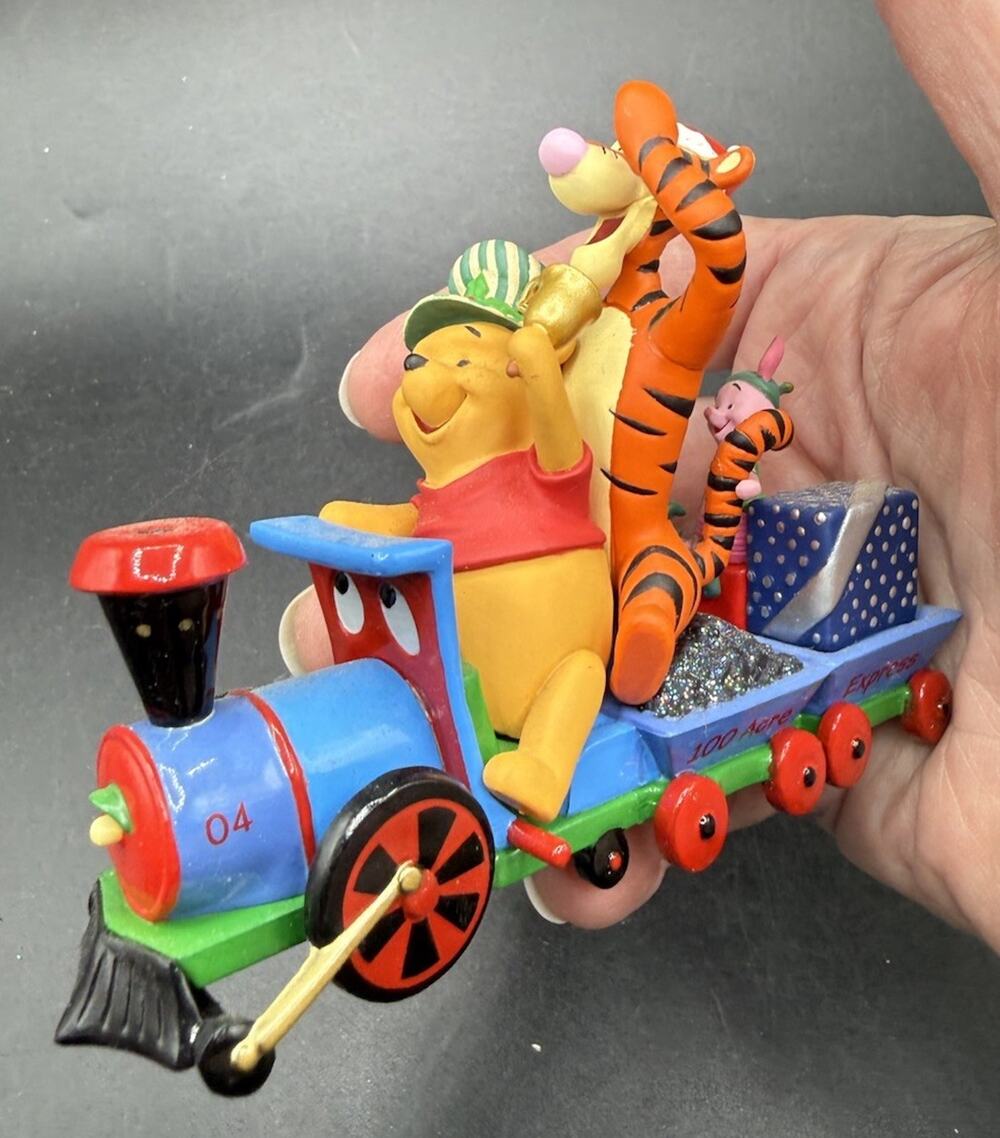 2004 Hallmark Ornament Disney 100 Acre Express Pooh Not Working W Box LO27